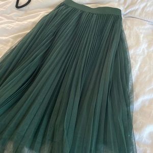 Hunter green midi accordion skirt